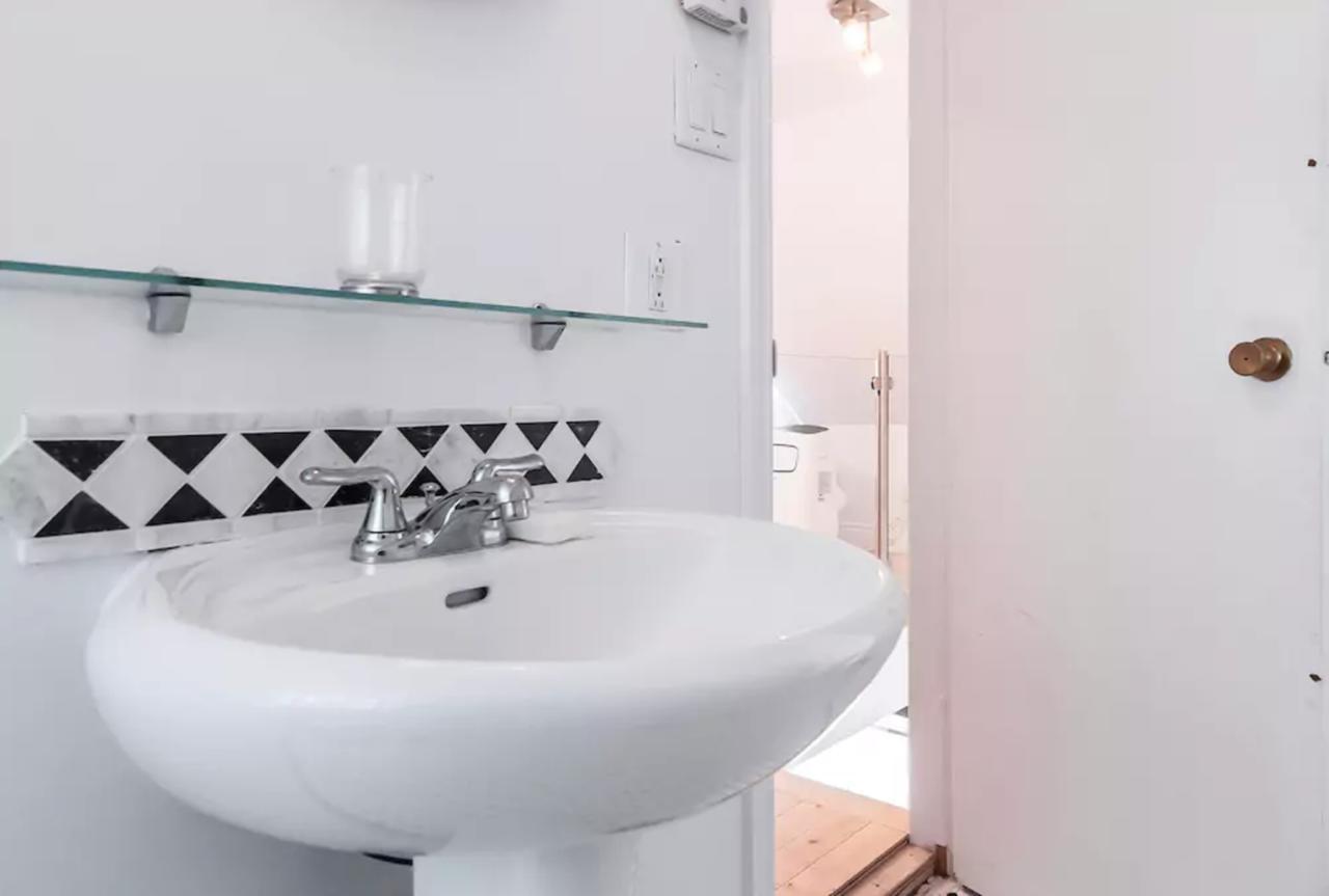 Quarto Queen com Banheiro Privativo
