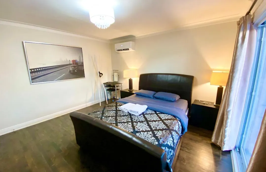Montreal Home - Affordable Rooms With Smart Tv, Shared Kitchen-1